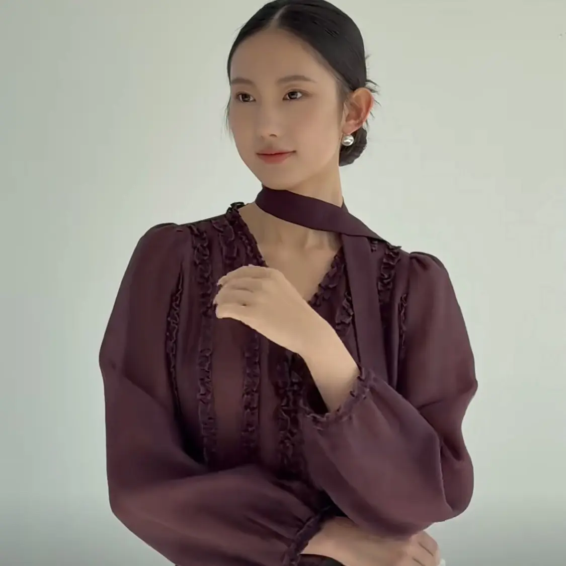 新款V领木耳边长袖衬衫女士时尚百搭上衣