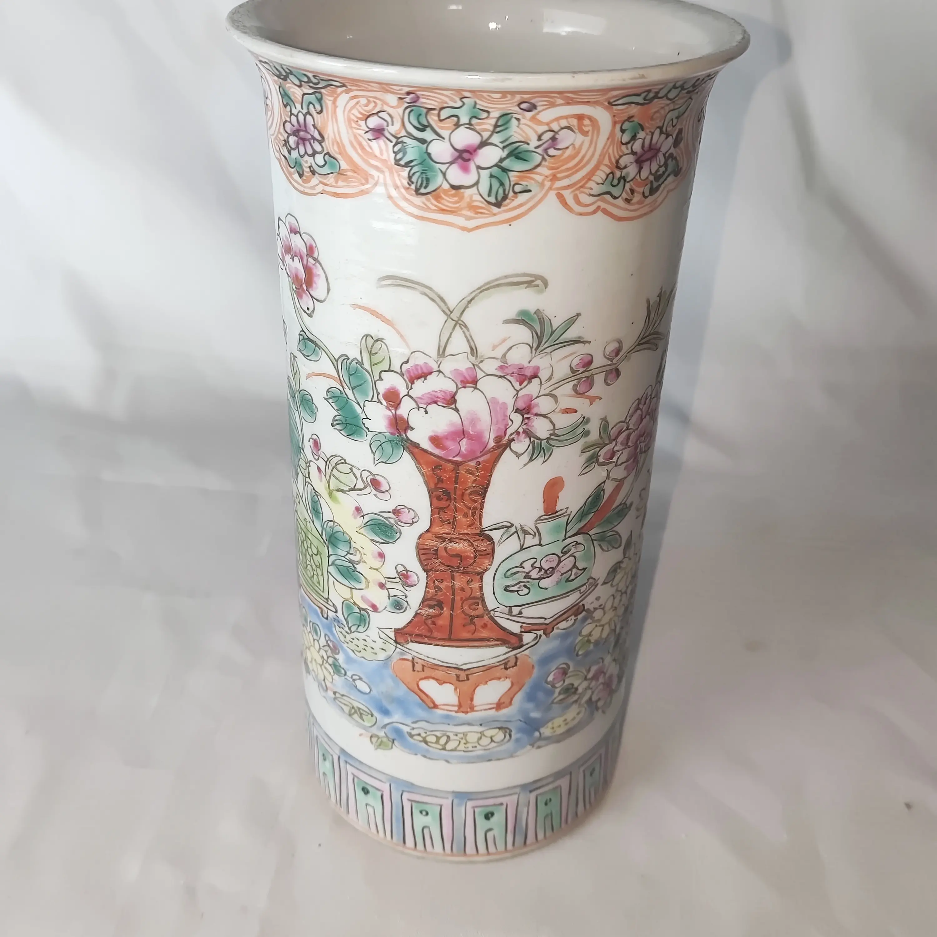 清晚粉彩花卉博古纹饰广彩花瓶家居陈设摆件有冲线