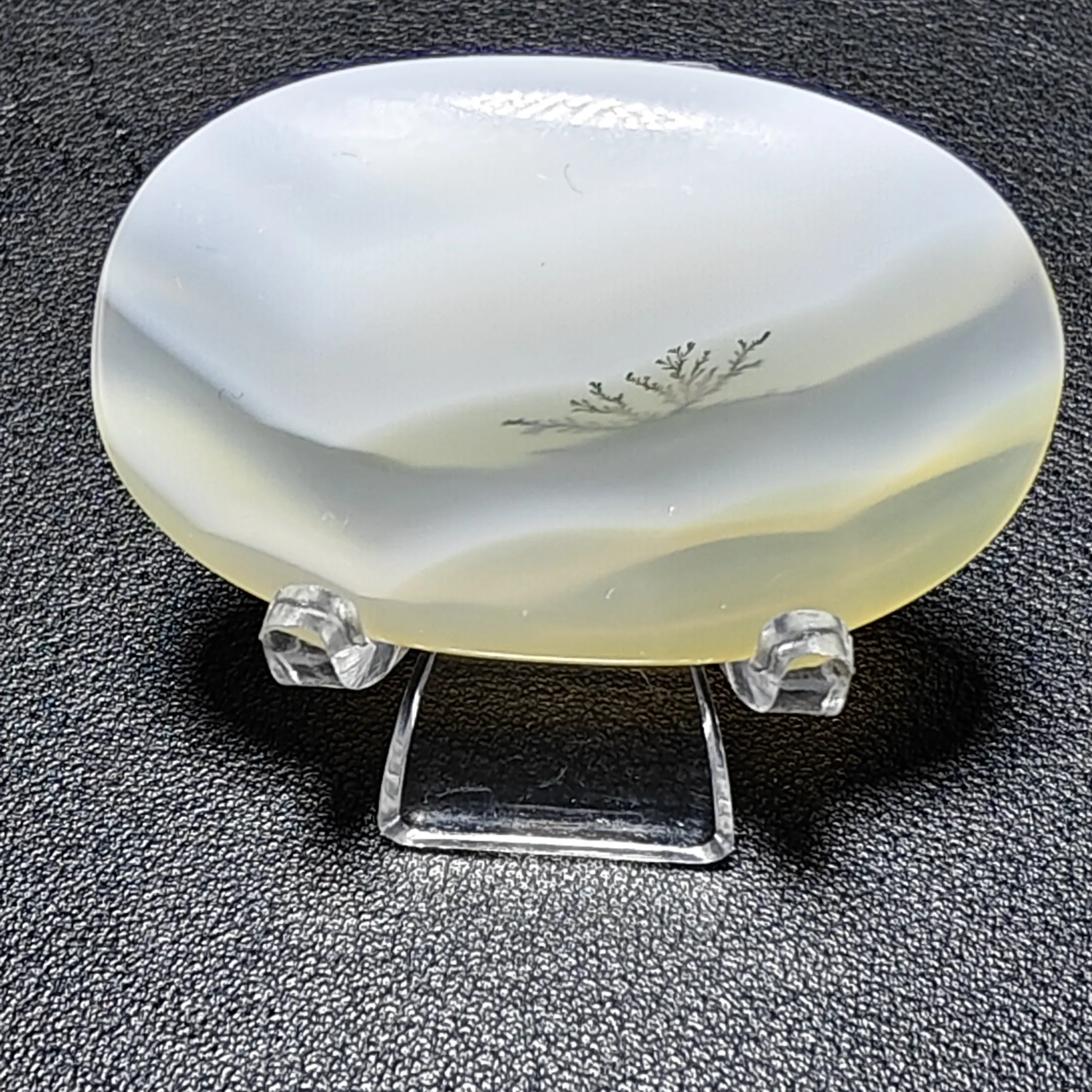 天然海洋玉髓人物图案吊坠