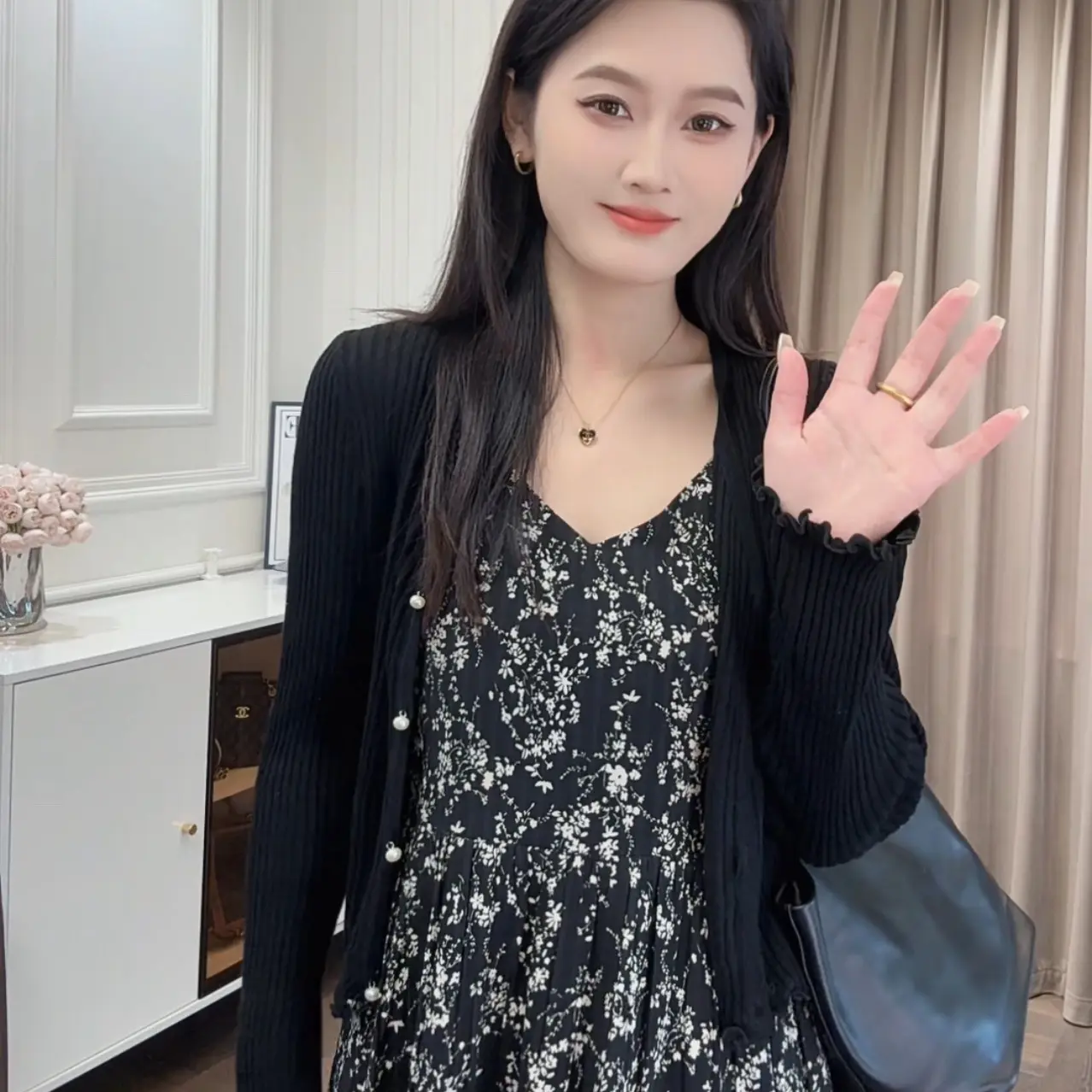 卷边珍珠扣上衣毛衣简约百搭
