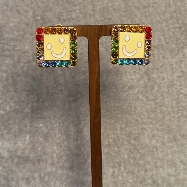铜合金耳饰 耳钉简约时尚气质百搭方块笑脸耳饰【集恩】