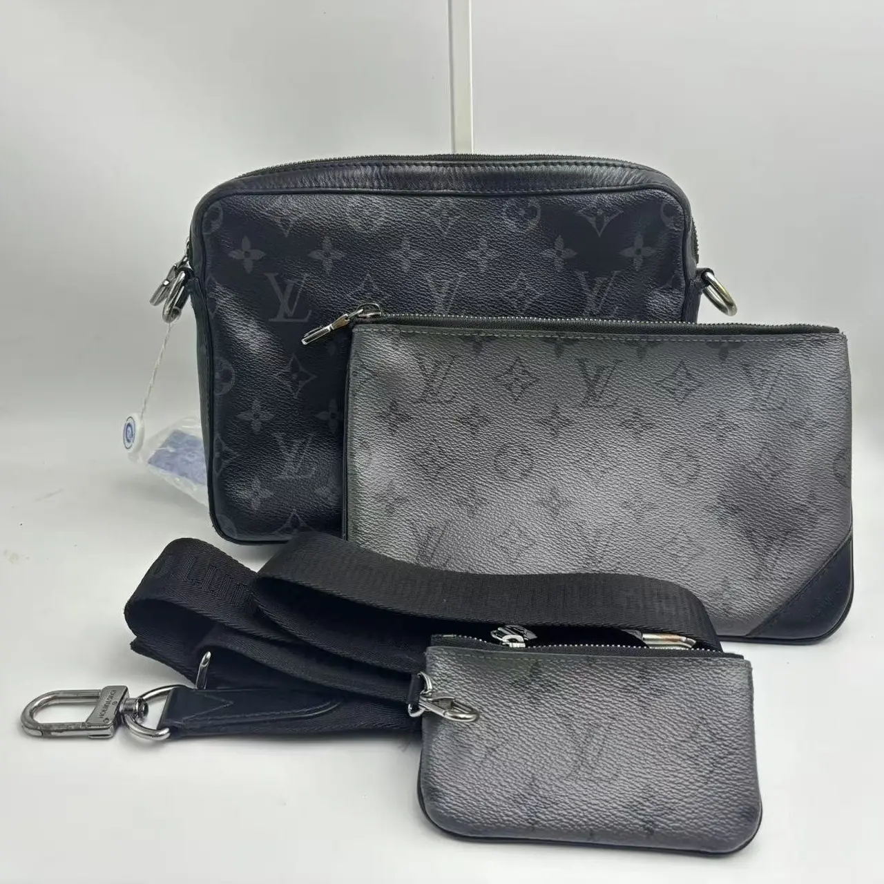 95新 LouisVuitton/路易威登 二手.三合一男士斜挎包cl