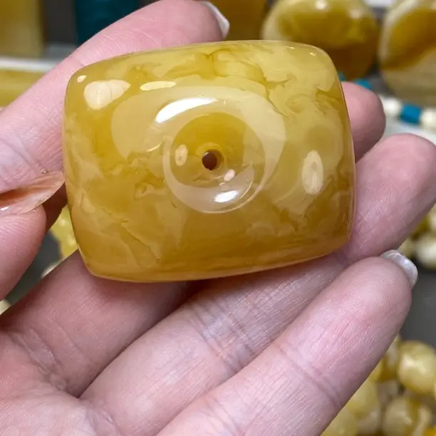 俄料纯天然蜜蜡藏扣
