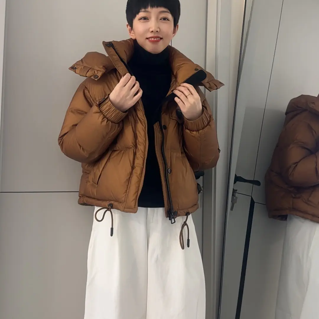 2502短款连帽女装冬季宽松时尚简约款