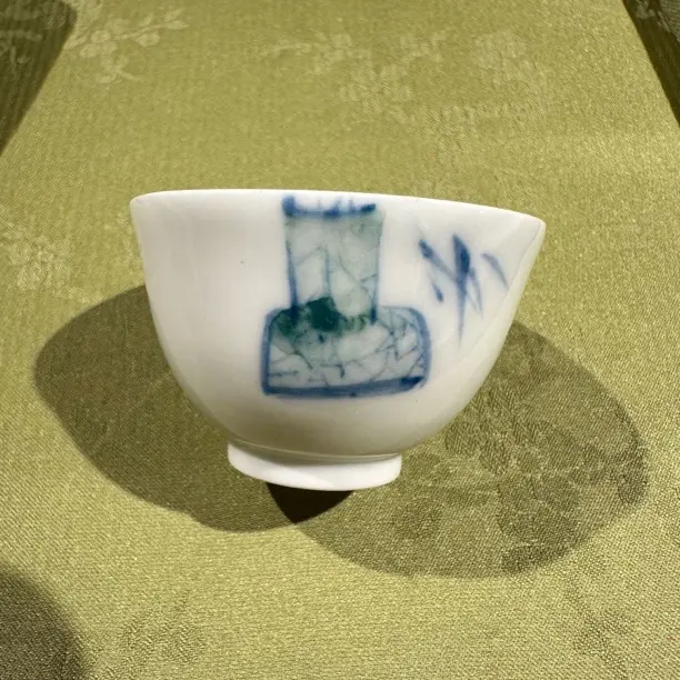 手绘釉下彩青花瓷主人杯