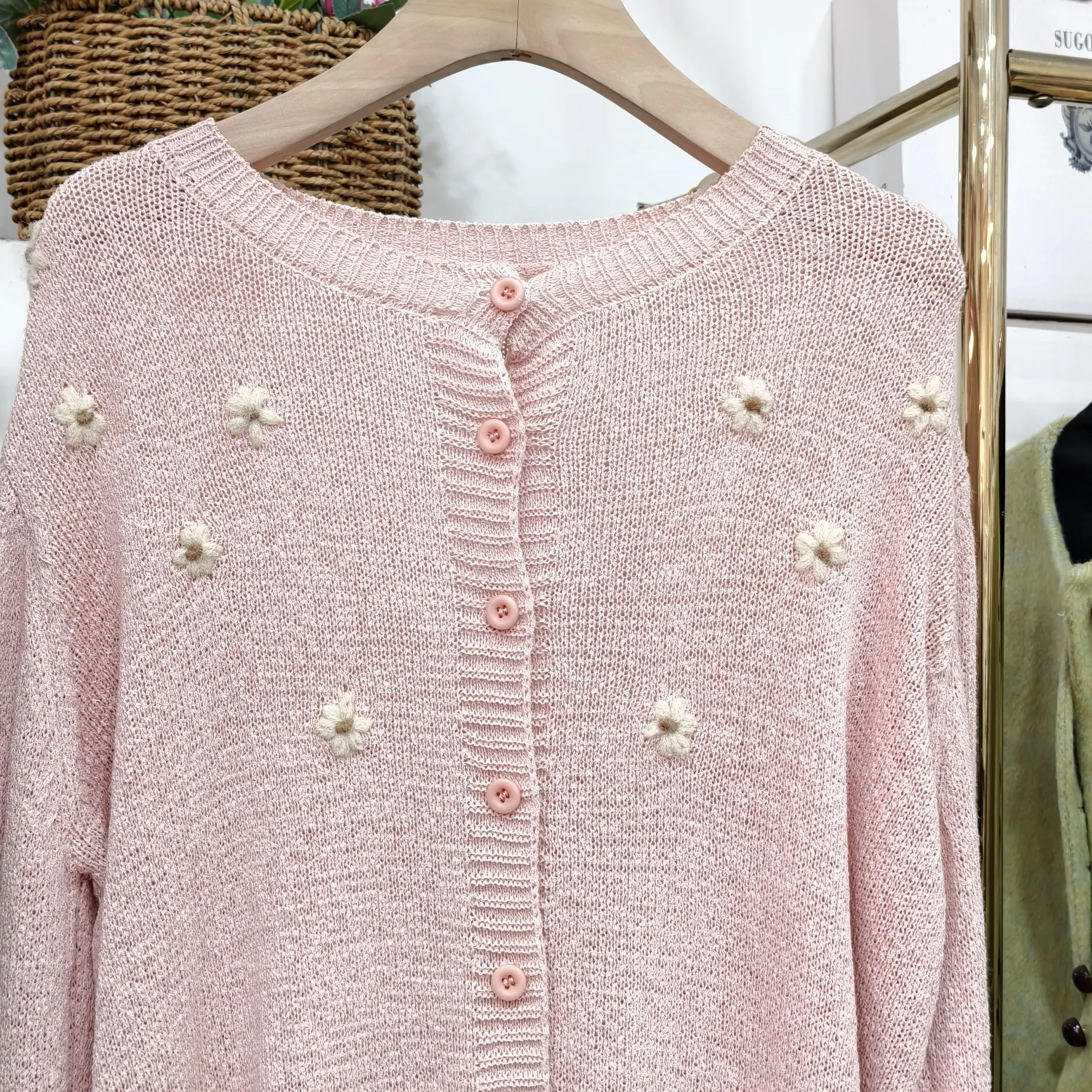 温柔小香风立体花朵圆领针织开衫女秋冬软糯宽松毛衣外套上衣