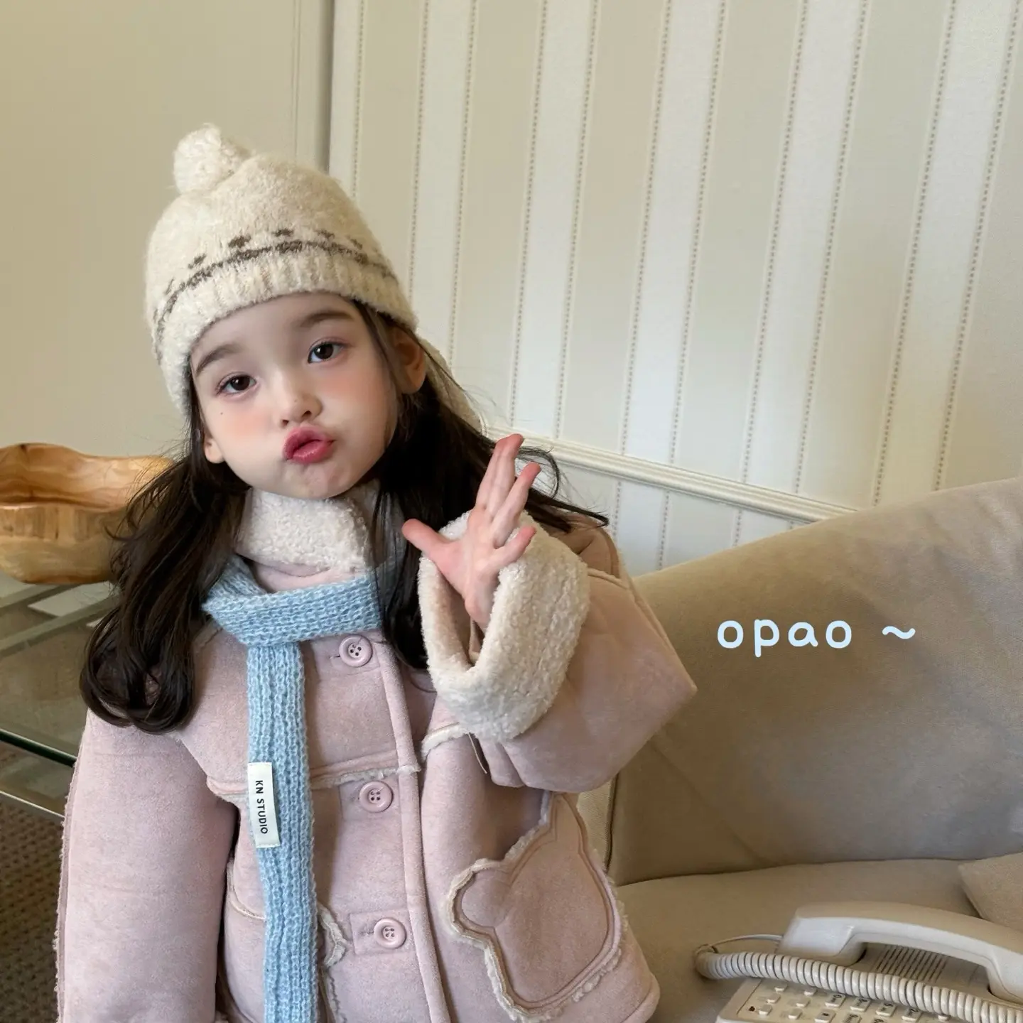 【opao】秋冬皮毛一体粉色小熊口袋连帽外套小熊打底裤。