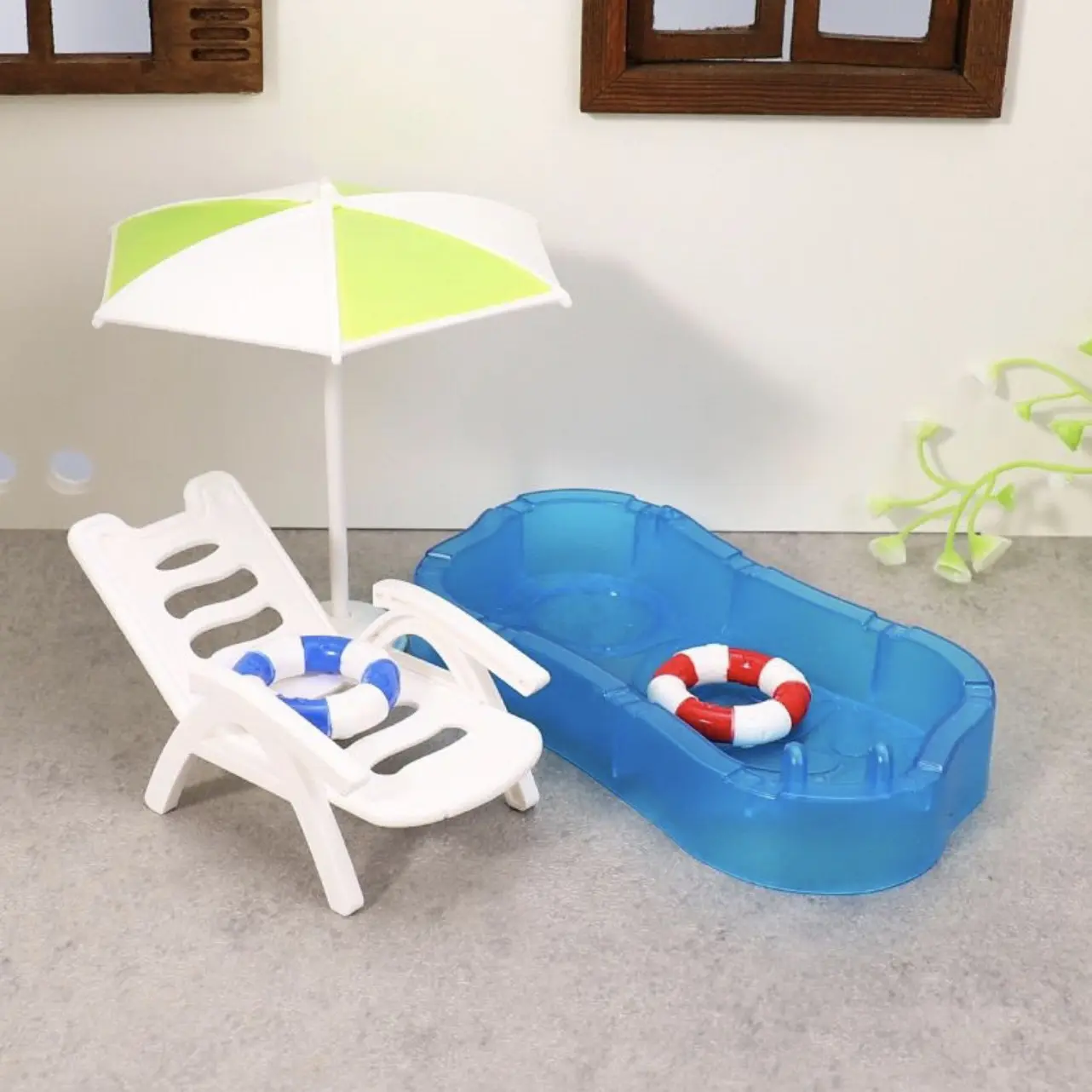 迷你娃娃屋游泳池模型含游泳圈椰树遮阳伞沙滩椅儿童玩