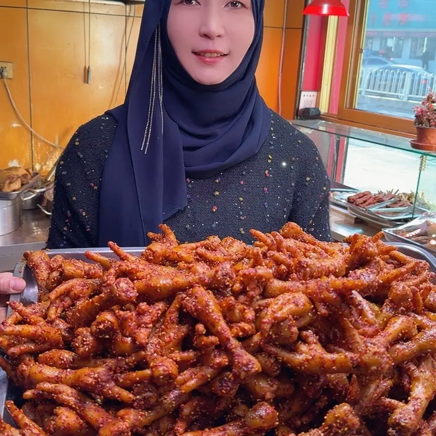临夏清真香辣鸡爪美味佳肴