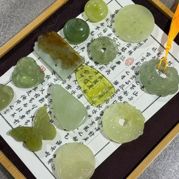 天然岫玉挂坠雕刻多样性发货