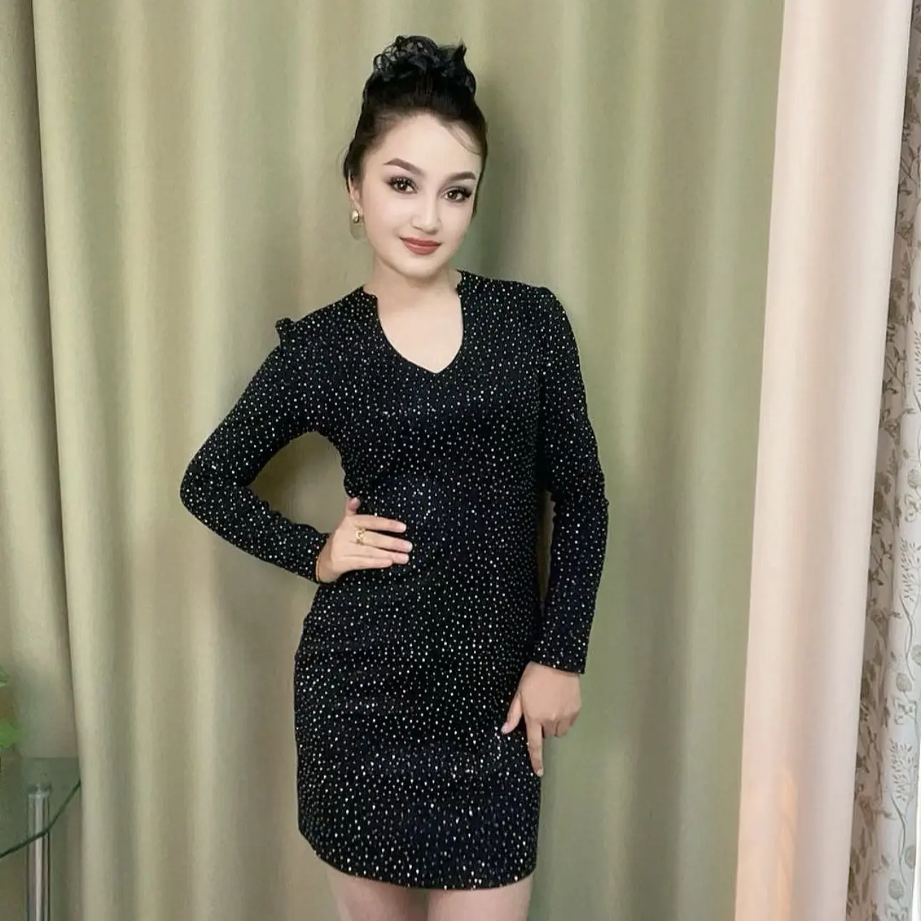 满天星立领连衣裙