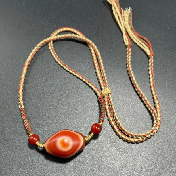 玛瑙材质手工橄榄珠编制锁骨链一眼珠