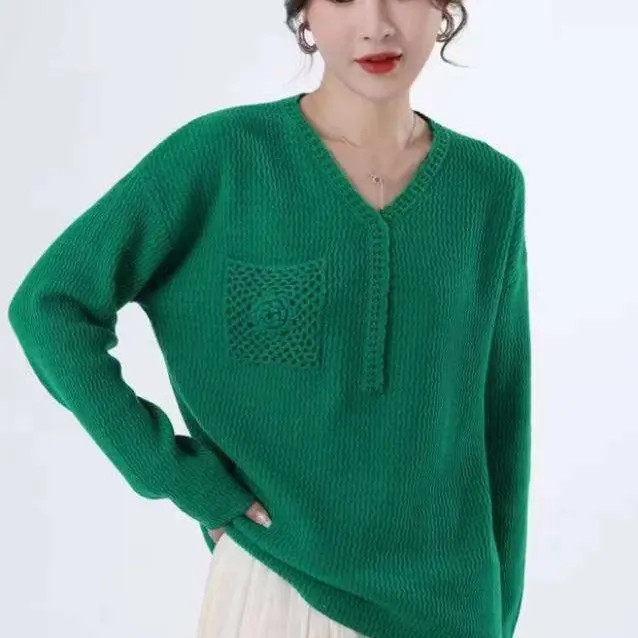 V领羊毛长袖针织衫女慵懒风宽松显瘦气质减龄百搭套头上衣秋季