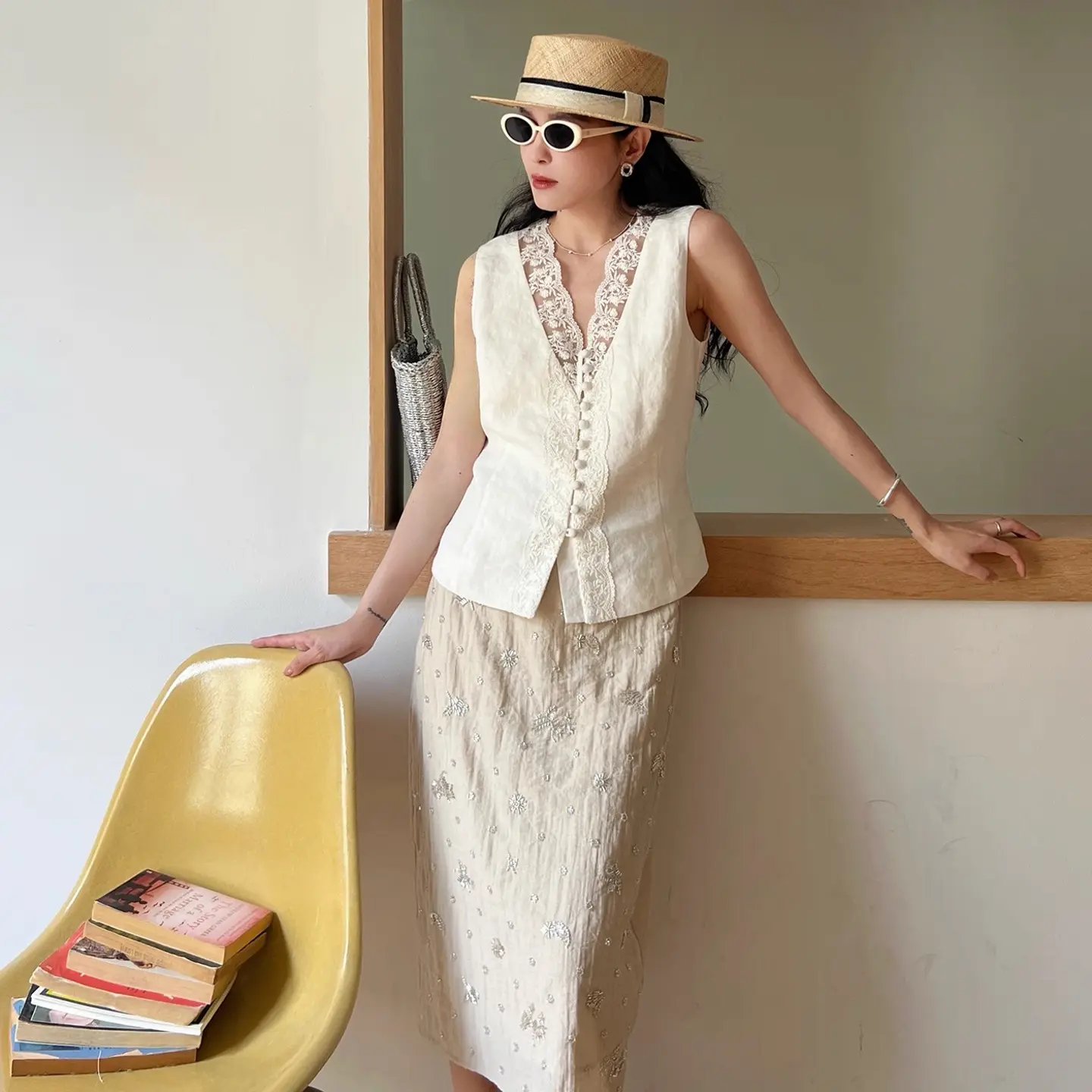 法式老钱风优雅蕾丝拼接100亚麻收腰V领马甲女设计感无袖衬衫上衣