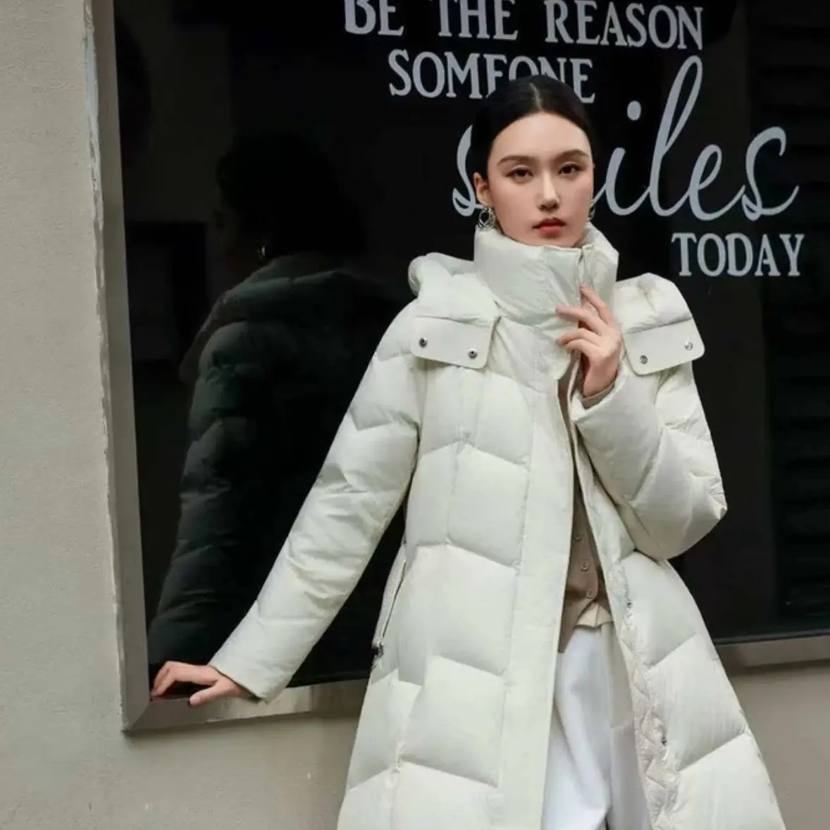 2025新款高端羽绒服女冬季中长款过膝系带收腰90白鸭绒大牌外套