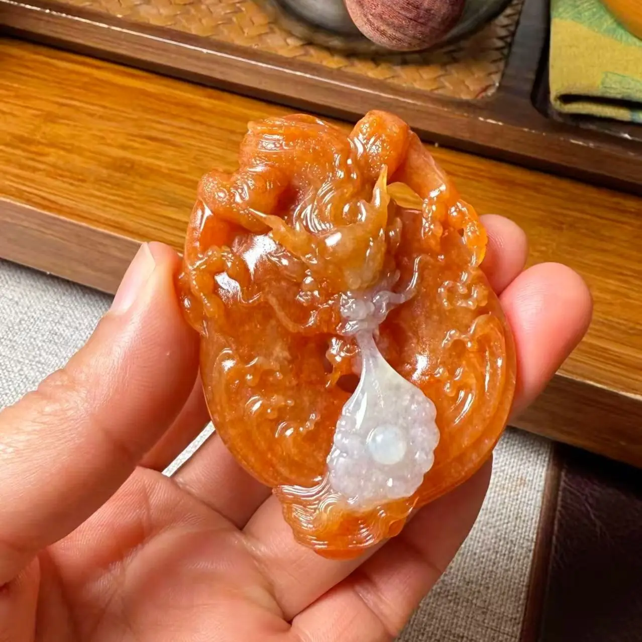 A货挂件，腾冲老料冰红翡翠