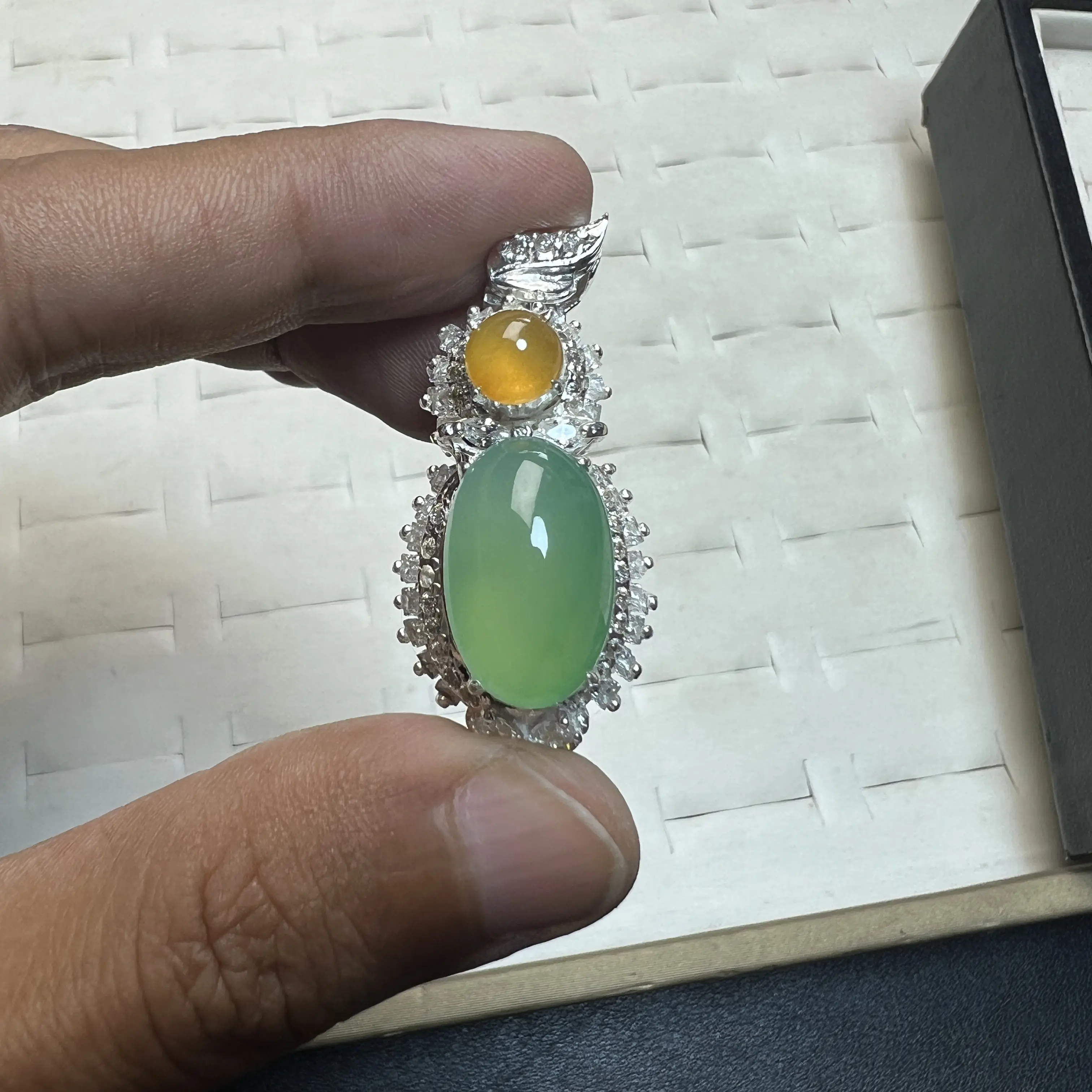 天然A缅甸A货翡翠果绿吊坠 ,716.8-10.2-6 