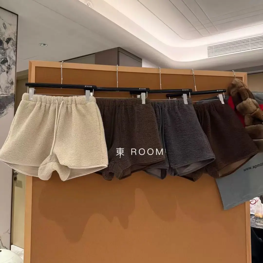 62116#【東Room】韩系卷卷毛羊羔绒短裤