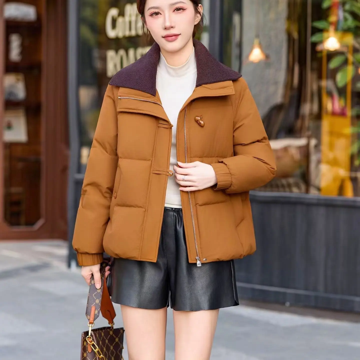 专柜正品冬季新款中长款女士白鸭绒时尚保暖针织拼接翻