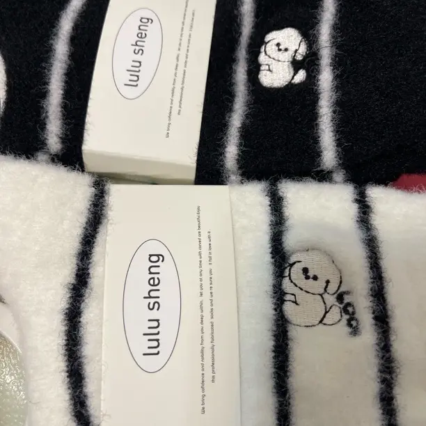 女秋冬季加绒加厚保暖中筒袜卡通小狗毛绒睡眠地板长袜