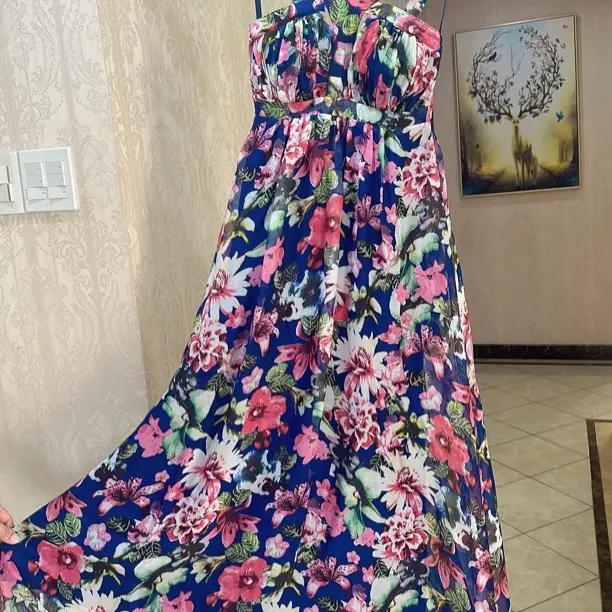 夏季碎花收腰吊带法式风格连衣裙