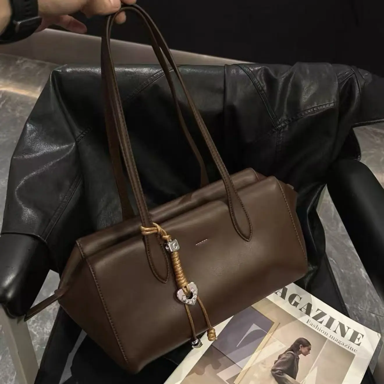 秋冬新款纯色百搭单肩托特包女士简约大容量包包