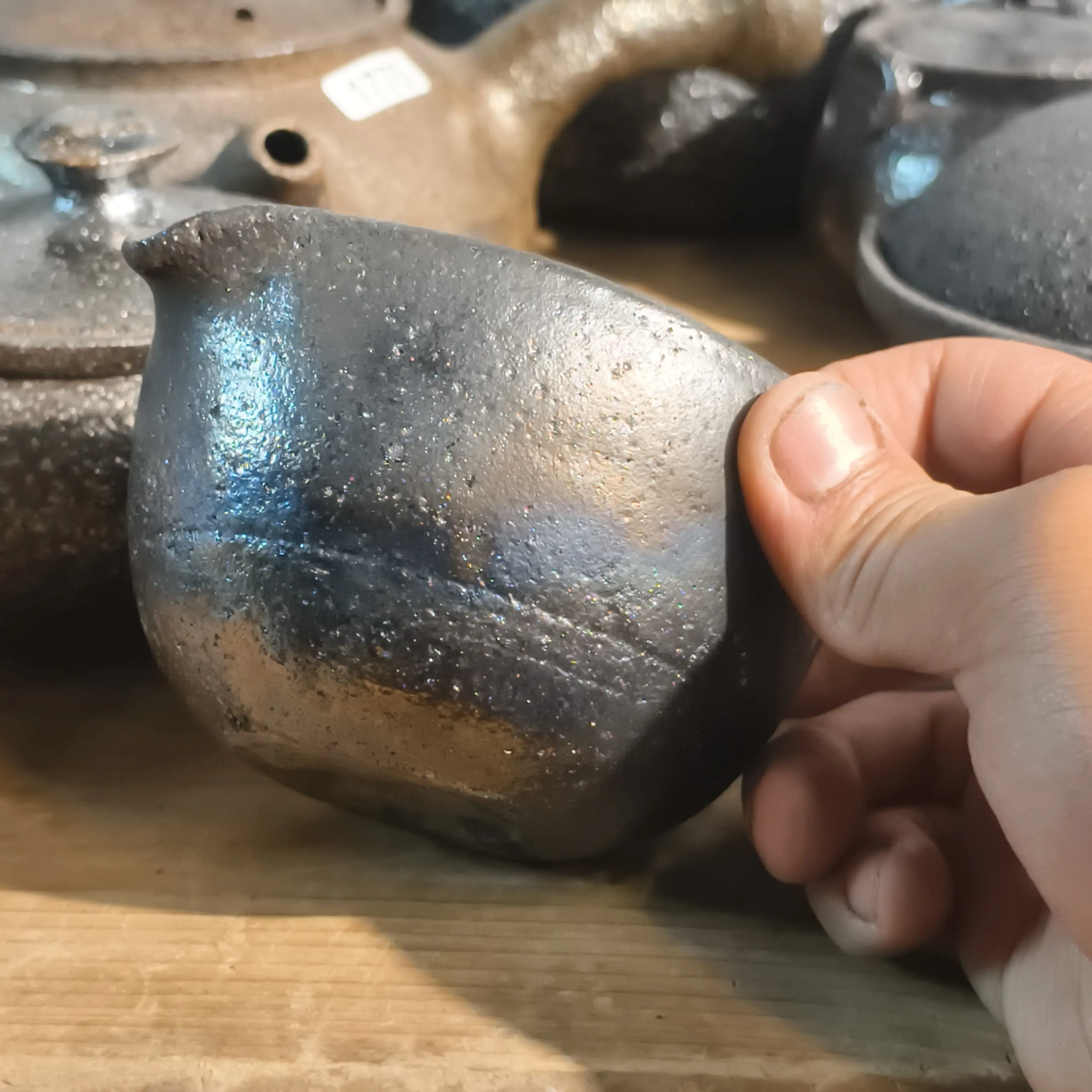 荥经黑砂茶器鑫山烧（全彩公道杯）