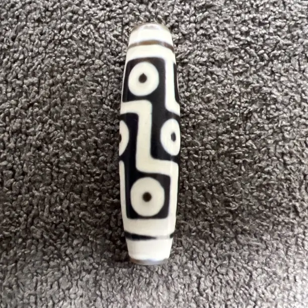 聚缘古风折线九眼天珠