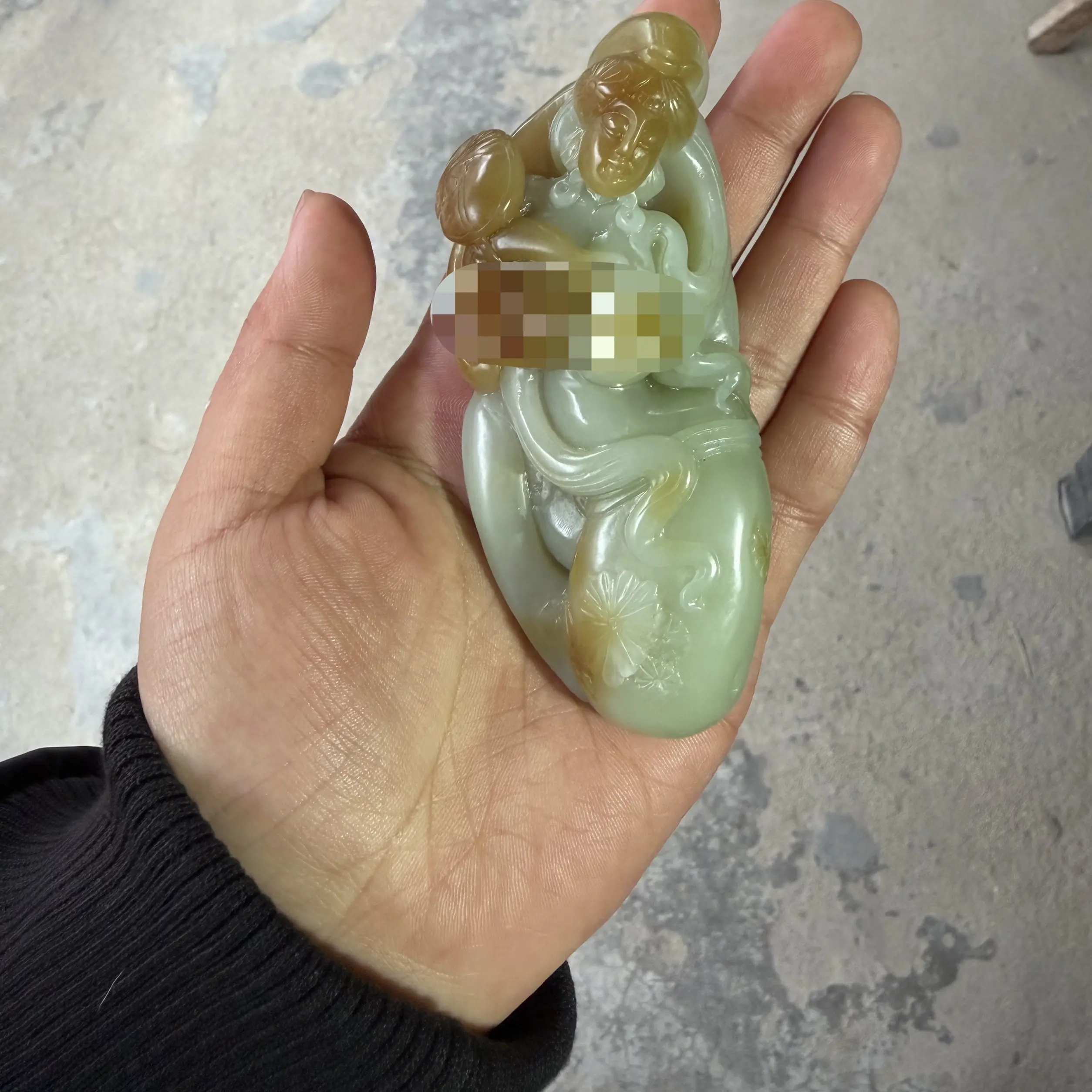和田玉且末料糖白料雕刻件