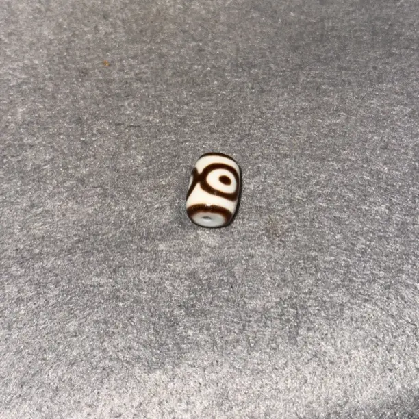 白芯蚀花玛瑙台湾手工天珠渗透工艺三眼小桶珠文玩百搭配饰