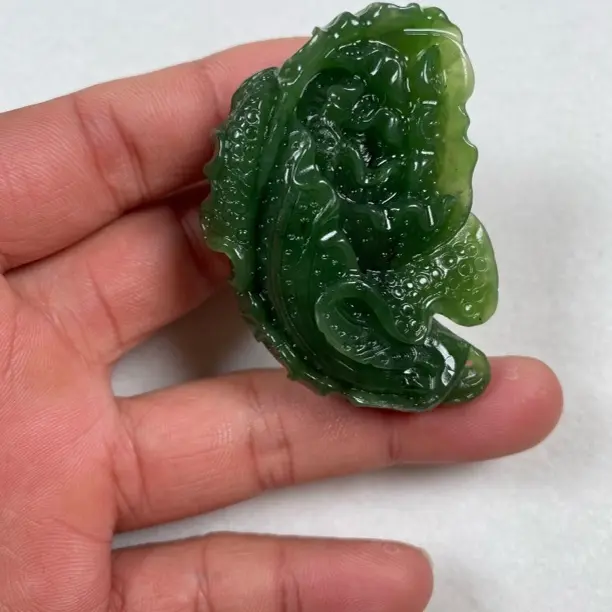 玉质油润老坑碧玉白菜立体雕刻挂件吊坠精美菠菜绿