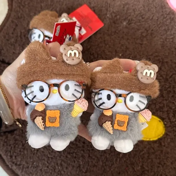 秋冬新款小熊包包挂件棕色眼镜公仔钥匙扣
