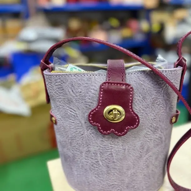 轻奢时尚休闲百搭真皮单肩包 雾蜡头层牛皮水桶包高级感小包