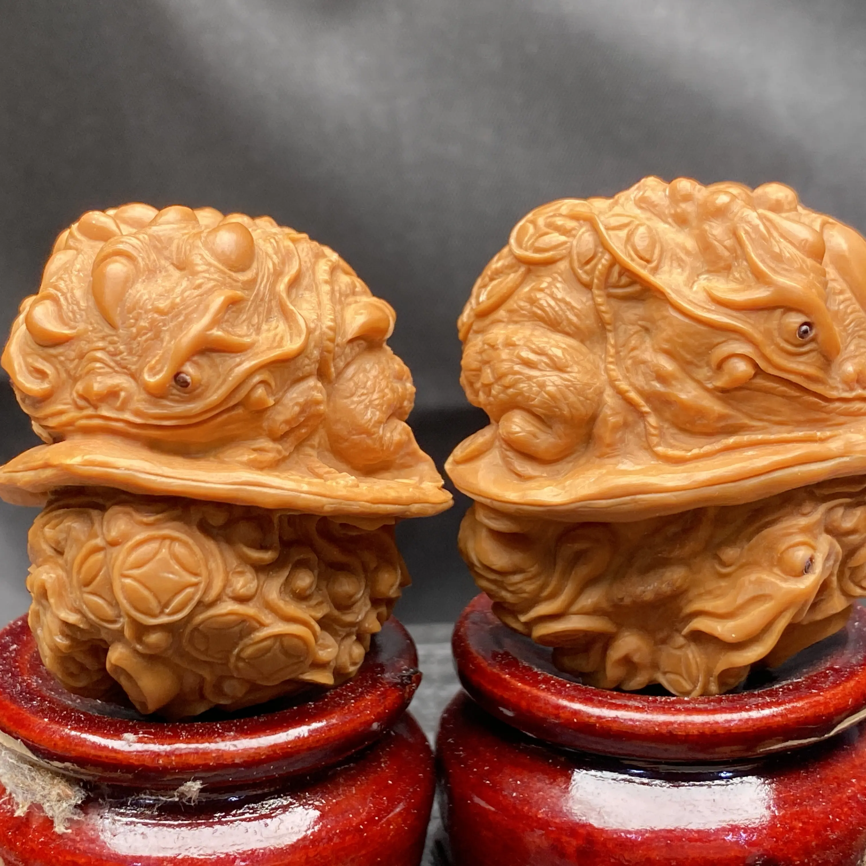 文玩核桃雕刻单面见钱眼开金蟾藏锋手工把件男女官帽磨盘