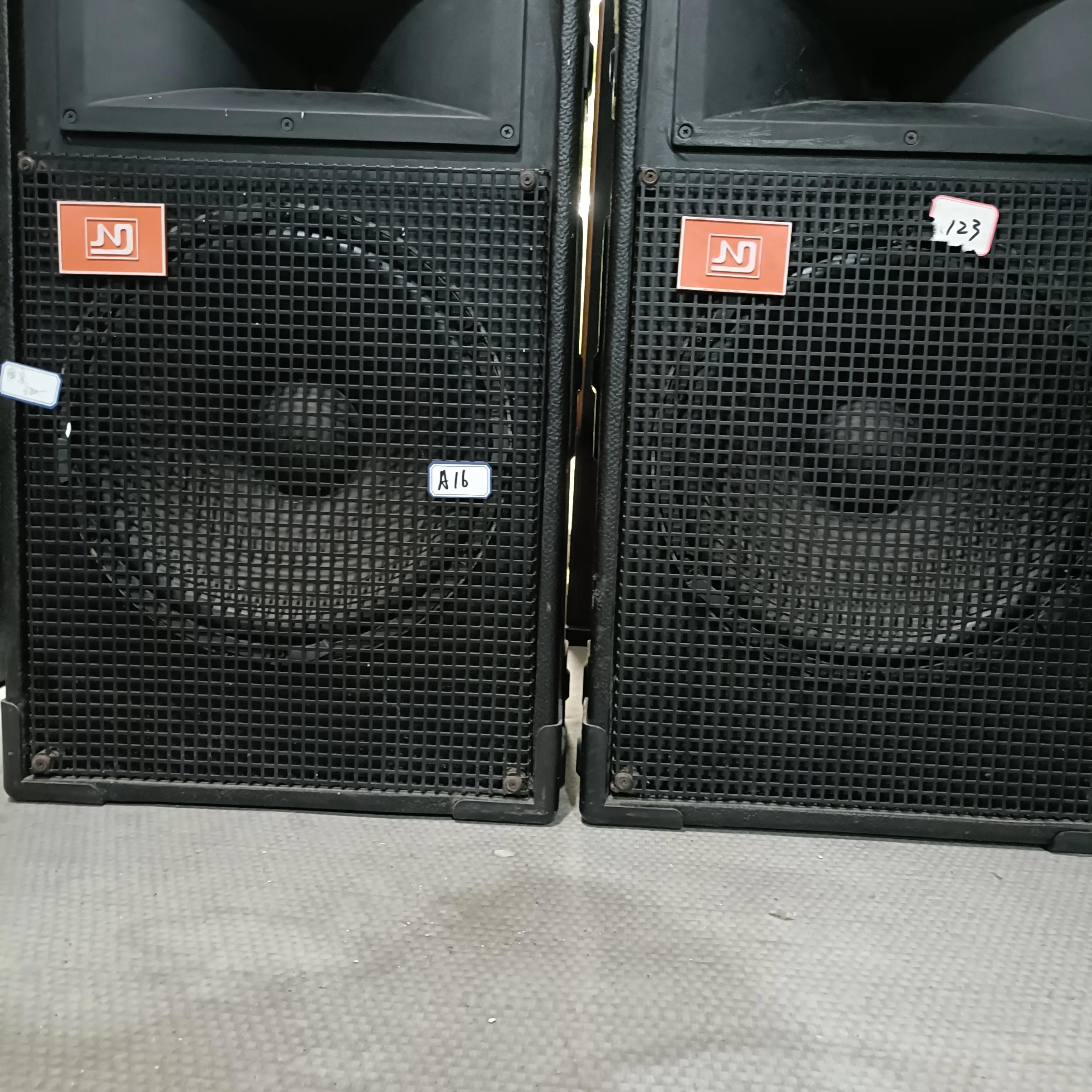 A16号专业音箱一对 十五寸二分频 运费自理