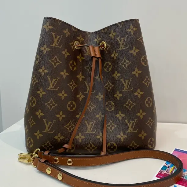 99新 LouisVuitton/路易威登 经典老花中号棕色水桶包 芯片款