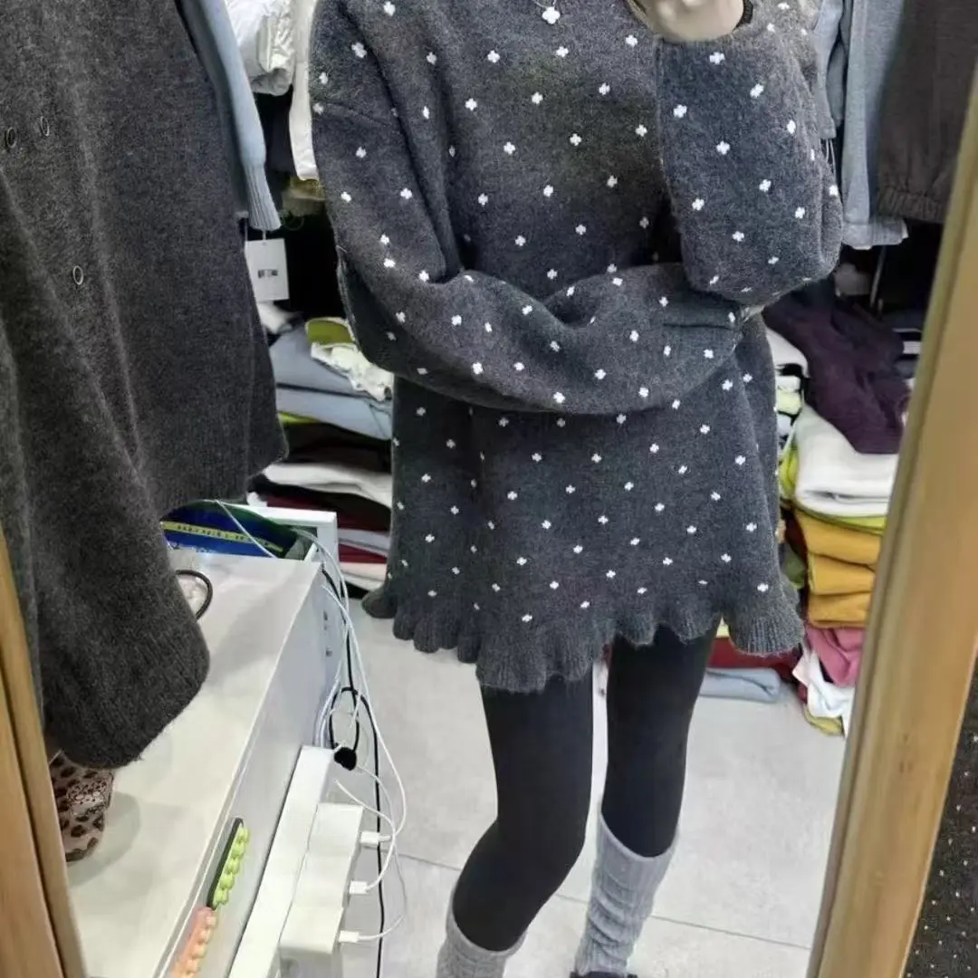 秋冬毛绒点点下摆花边毛衣