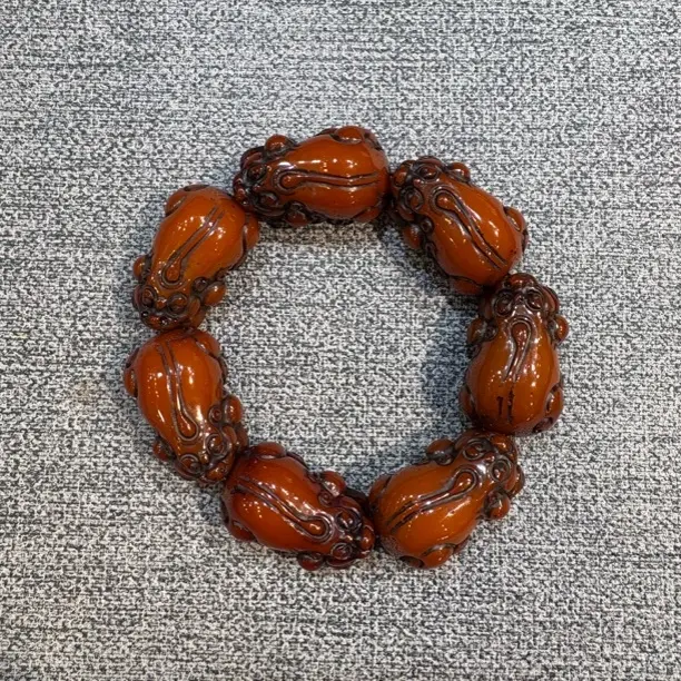 蜜蜡金蟾单圈手串