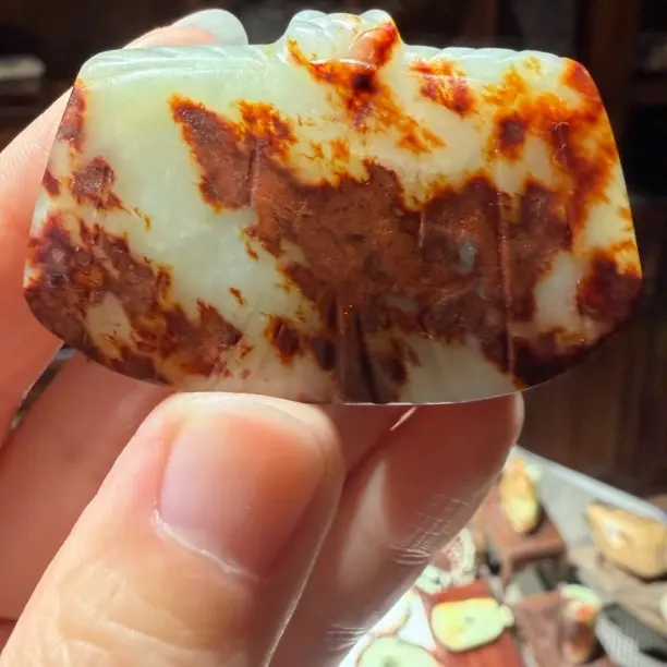 河磨玉红山文化玉枭