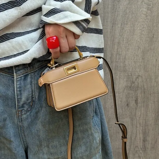99新 FENDI/芬迪 fendi Peekaboo 金色手提袋盒大全套手提斜挎包