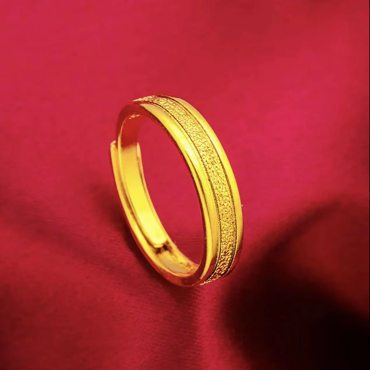 钛钢戒指 铜合金戒指 金色男女爆闪满天星情侣光面可调节指环