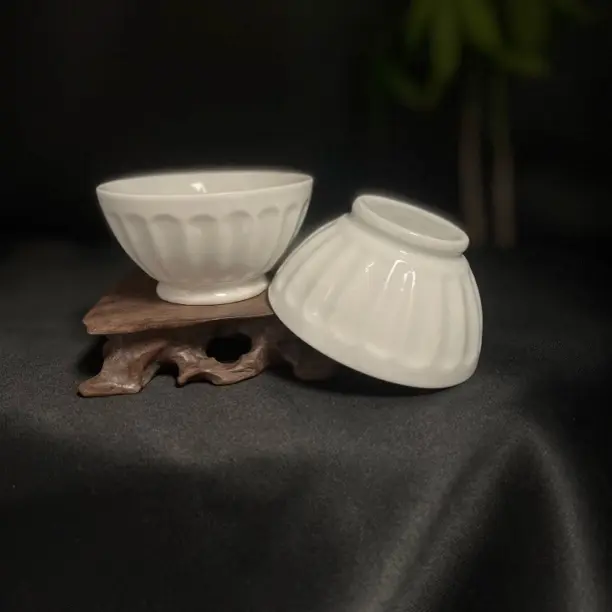 简约纯白瓷质细腻家用创意圆形水果碗瓷润耐用