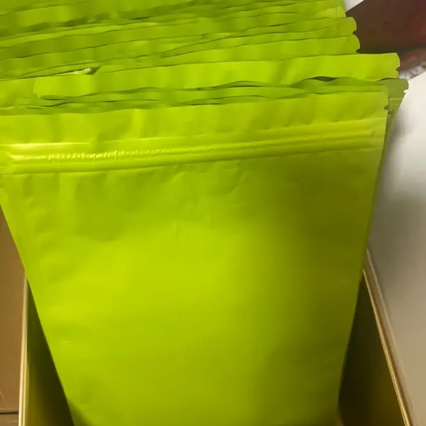 小绿包（每包保一张签字或物料）不直发！直播间代拆！！！