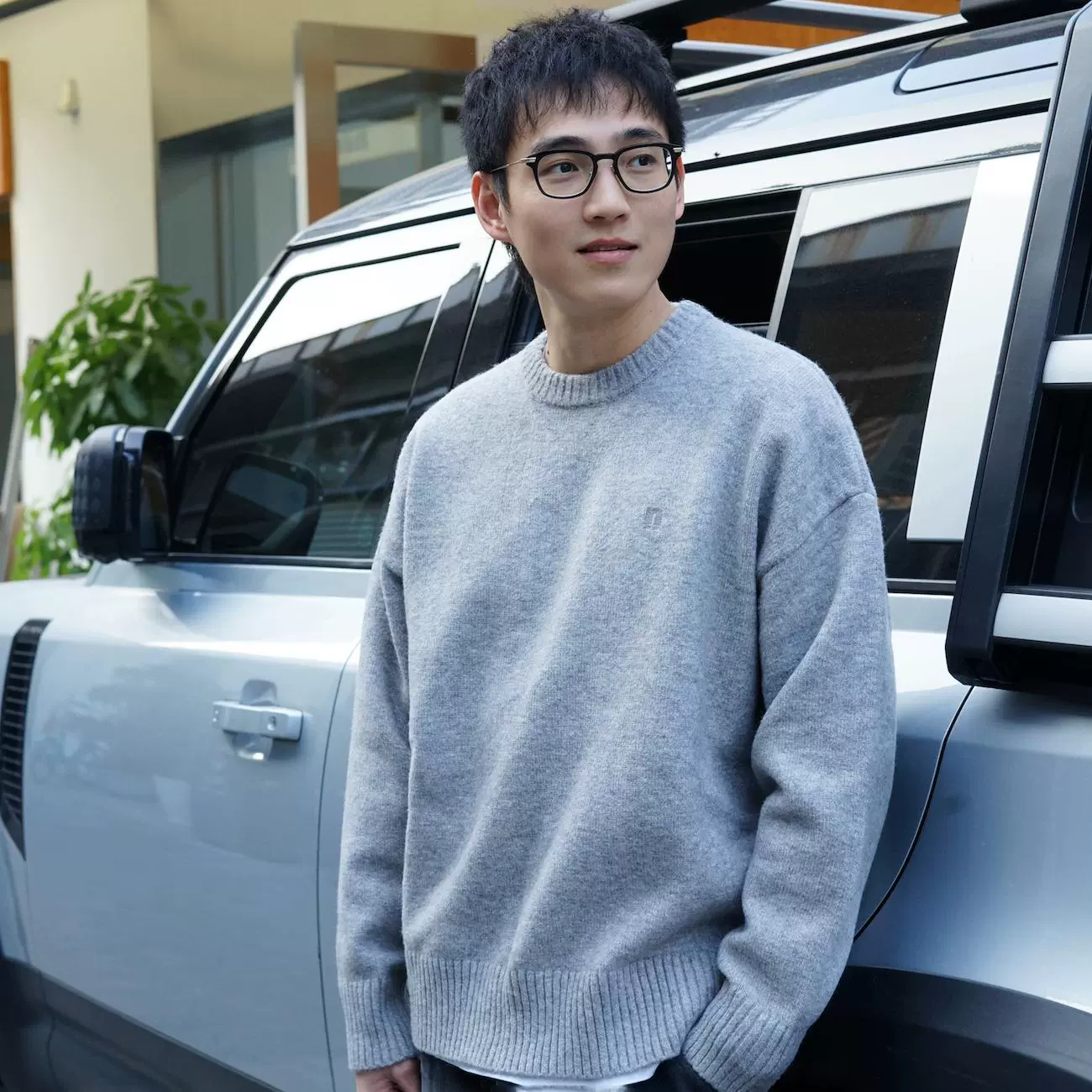 NEAT Pocket 25SS 羊毛混纺重磅短宽版型圆领套头纯色刺绣毛衣