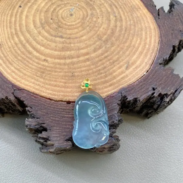 天然缅甸A货翡翠，高冰如意，18k镶嵌，裸石24.3*15*4.2