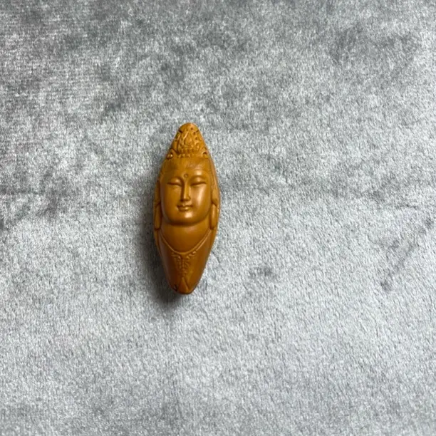 手工暖阳观音橄榄核雕精品文玩单子配饰