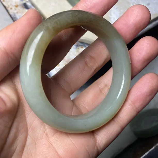 天然和田玉糖色润细腻手镯多样发货女款