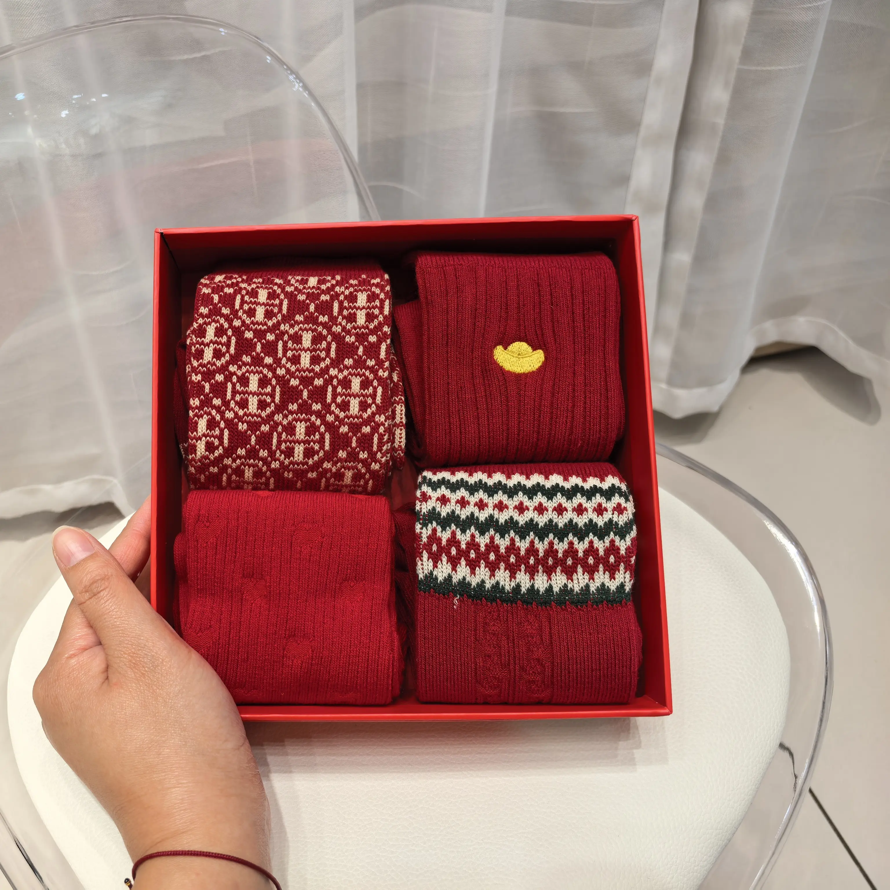 本命年礼盒装红色中筒保暖女袜新年结婚送礼佳品
