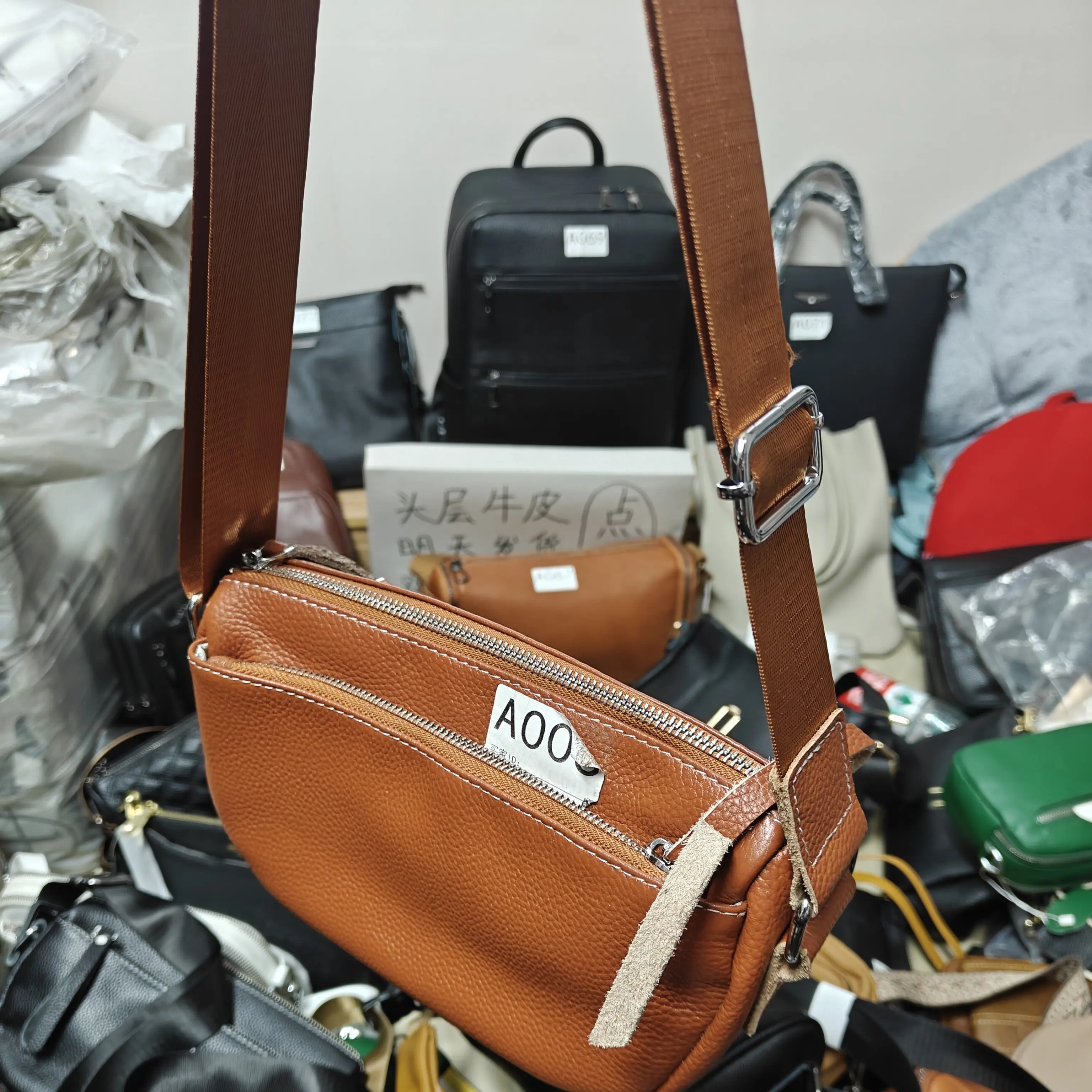 简约百搭牛皮小方包女士单肩斜挎通勤风时尚