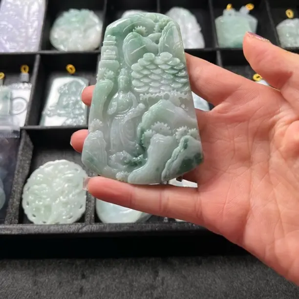 A货翡翠山水观音牌飘花厚装大件宽82厚11mm玉石挂件送绳（孤品）